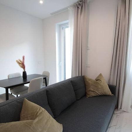 Chiaia Arcoleo House - Sofia Apartment Наполи Екстериор снимка