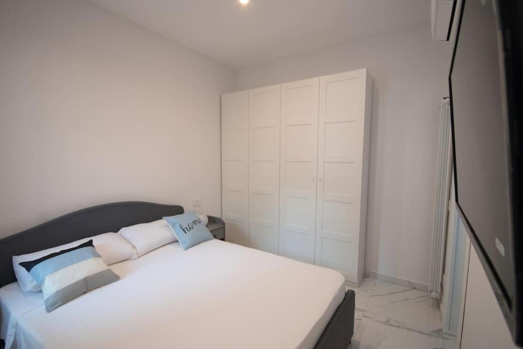Chiaia Arcoleo House - Sofia Apartment Наполи Екстериор снимка
