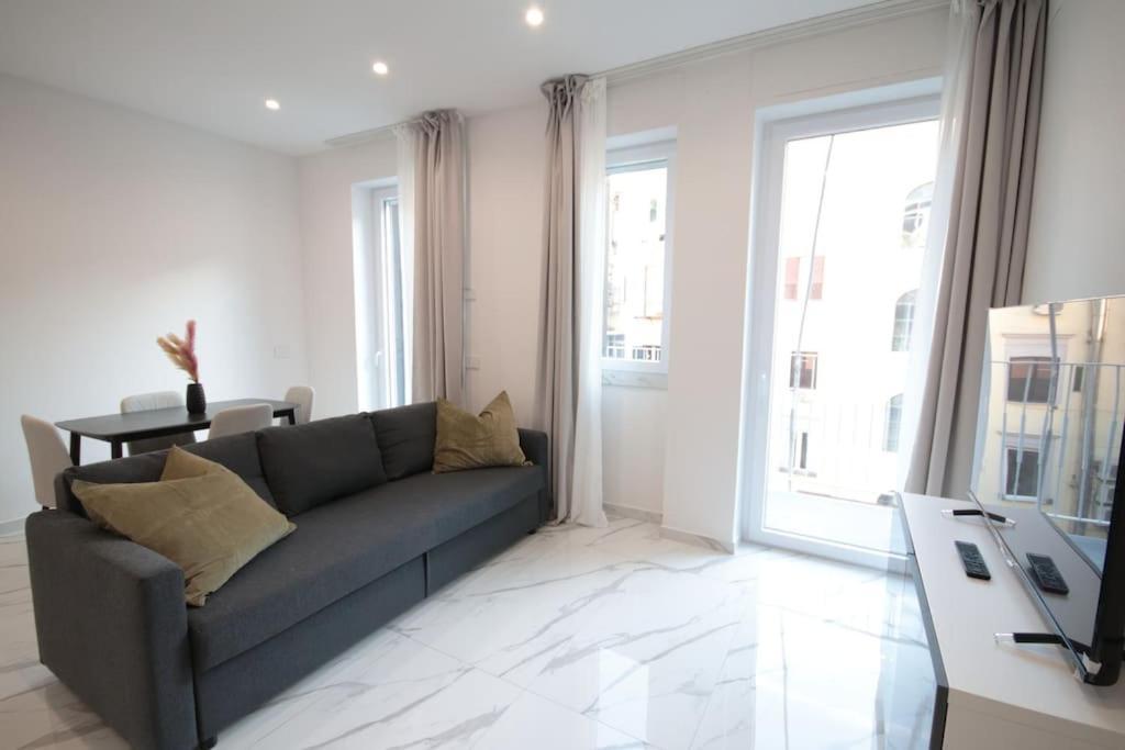 Chiaia Arcoleo House - Sofia Apartment Наполи Екстериор снимка